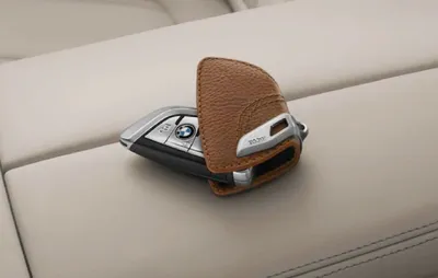 Produktbild von Original BMW Schlüsseletui aus Leder mit Edelstahlspange - und Funktional