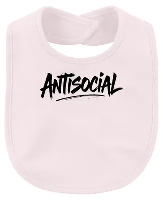 Immagine prodotto di Bavaglino per neonato, colore rosa, con scritta "ANTISOCIAL", stile introverso, gotico, punk, urbano, grunge, ideale come regalo