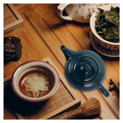 Produktbild von Teekanne im chinesischen Stil aus Keramik mit Siebeinsatz, hitzebeständig und tragbar für Büro, Zuhause und Picknick