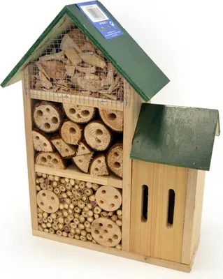 Produktbild von Insektenhotel Nandor aus Holz für Bienen, Schmetterlinge und andere Insekten, 29x10x35 cm