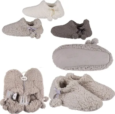 Produktbild von Kuschel Hausschuhe Gr. 36 - 41 in weiß, hellgrau oder dunkelgrau mit Pompoms, Farbe:weiß, Schuhgröße:40 - 41