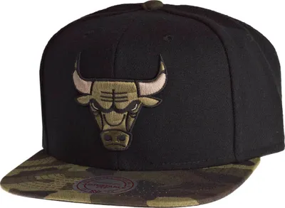 Produktbild von Mitchell & Ness Snapback Cap - CAMO Chicago Bulls schwarz