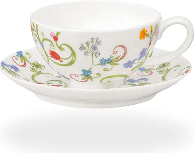 Obrázok produktu pre Čajová šálka Fleurette od tea4chill z jemného kostného porcelánu. Porcelánová šálka 150 ml s tanierikom v klasickom štýlovom kvetinovom dizajne.