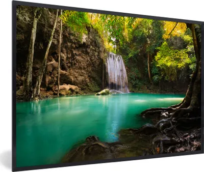 Produktbild von MuchoWow® MuchoWow® Gerahmtes Poster Sonnenlicht an einem Wasserfall im Erawan-Nationalpark, Thailand 60x40 cm - Poster mit zchwarzem Bilderrahmen - Printing - Wanddeko Schlafzimmer