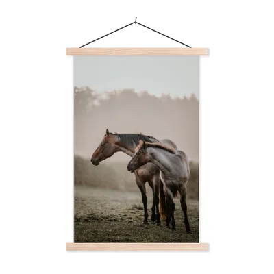 Produktbild von MuchoWow® Textilposter Pferde - Nebel - Wiese 40x60 cm mit holzfarbenen Rahmen - Poster