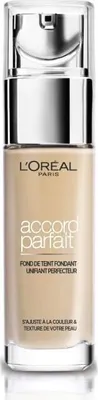 A bottle of L'Oréal Paris Accord Parfait foundation with a pump dispenser.