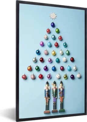 Produktbild von MuchoWow® Gerahmtes Poster Ein Weihnachtsbaum aus Kugeln auf hellblauem Hintergrund 60x90 cm - Poster mit Schwarzem Bilderrahmen Wandposter Rahmen Foto Bilder - Kunst