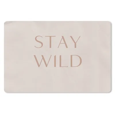 Produktbild von MuchoWow® Schreibtischunterlage Zitate - Text - Wild bleiben 60x40 cm - XXL Mauspad - Großes Mauspad