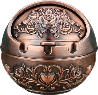 Produktbild von Dekorativer Retro-Aschenbecher aus Metall mit Deckel, um das Umherfliegen von Asche zu verhindern.