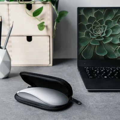 Produktbild von kwmobile Hülle kompatibel mit Apple Magic Mouse 1 / 2 - Neopren Hülle für PC Mouse Schutzhülle - Computer Maus Tasche - Neopren Tasche für PC-Maus -