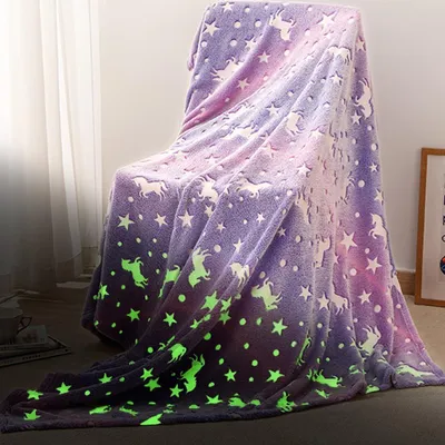 Produktbild von Kinder Kuscheldecke Glow in the Dark, 150 x 130 cm, weich, für Kinderzimmer