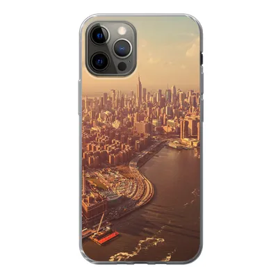 Produktbild von MuchoWow® Handyhülle Schutzhülle Hülle für iPhone 13 Pro New York - Skyline - Gold Silikon Softcase Handy Hülle - Handy-Tasche