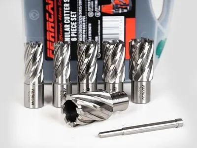 Productafbeelding van Koffer met 6 HHS-holboormachines, geschikt voor het boren van metalen, met een Weldon-aansluiting van 16, 18, 20, 22, 24 en 28 mm, met een boordiepte van 25 mm.
