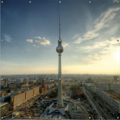 Produktbild von Wallario Outdoor-Poster für Garten oder Balkon, Motiv Fernsehturm Berlin mit Panoramablick über die Stadt, in ca. 180 x 180 cm