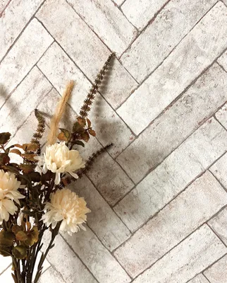 Produktbild von NEWROOM Tapete Weiß Vliestapete Ziegelstein - Steintapete Modern Creme Hellgrau Klinker Fischgräten Steinoptik 3D Optik Backstein