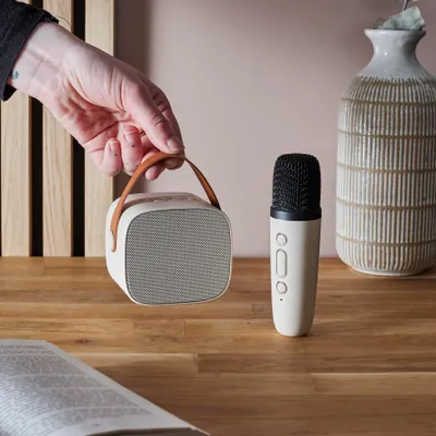 Produktbild von Karaoke-Lautsprecher und Mikrofon-Design 5W