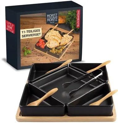 Image de 5 petites coupelles en céramique pour sauces et snacks, avec un plateau en bois