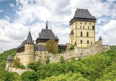 Image de Puzzle château Karlstejn 47x33cm 500 pièces dans boîte 33,5x23x3,5cm