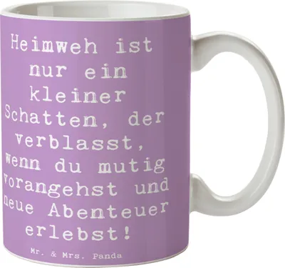 Produktbild von Mr. & Mrs. Panda Tasse mit Spruch Spruch Heimweh überwinden Abenteuer erleben - Lavendeltraum - Geschenk, Vertrauem, Becher, Kaffeetasse, Teetasse, Schatten, Fernweh