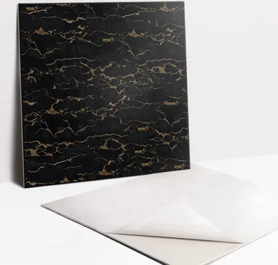 Produktbild von Fliesenaufkleber Set - 9 Stück Selbstklebende PVC Fliesen-Designs - Für Bad und Küche 30 x 30 - Goldene Marmorrisse