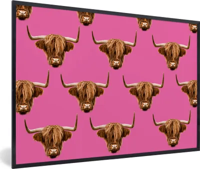 Produktbild von MuchoWow® MuchoWow® Gerahmtes Poster Schottisches Hochlandrind - Muster - Braun 90x60 cm - Poster mit zchwarzem Bilderrahmen - Fotorahmen - Foto-Plakat