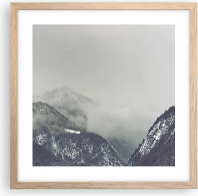 Produktbild von Gerahmtes Poster - Rahmen in heller Eiche - Berge Wald Nebel - 40x40 cm - Wand Bild - Wanddeko - Wandbilder - Kunstposter - Wandposter - Bilderrahmen - Bilder - Kunstdruck - Wandbild - P2NAC40x40-4270