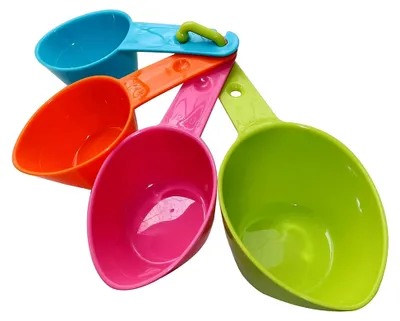 Produktbild von 4 Stück Messbecher Set aus Kunststoff für Tierfutter, geeignet für Hunde, Katzen und Vogelfutter, Küchenzubehör