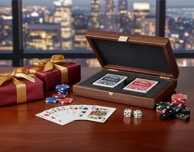 Image de Coffret Cardmaster – Cartes en plastique dans un étui en cuir et bois