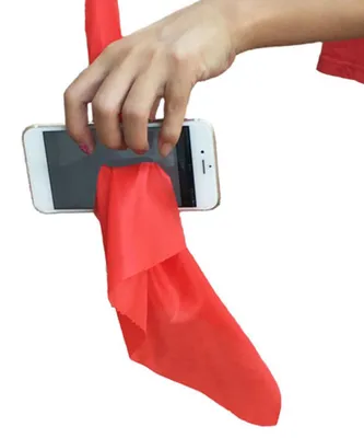 Productafbeelding van Magische truc: Sjaal door de telefoon. Grappige zijden trucs, speelgoed voor goochelaars. Grappige accessoire voor feestjes