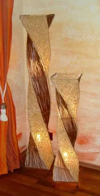 Deko-Leuchte Marco, Stehlampe aus Natur-Materialen, aus hellem Rattan und Rispen, Lampe ca. 100 cm, gedrehte Form, ein Unikat, handgefertigt