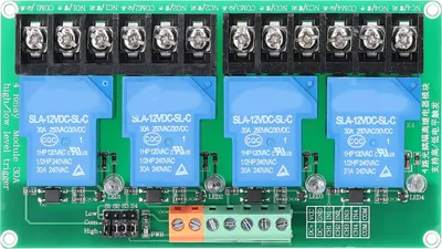 Image de module relais à 4 canaux Courant de charge 30A avec optocoupleur Isolation Prend en charge le déclenchement haut et bas 5V 12Volt 24Volt En option