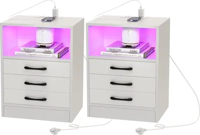 Produktbild von 2er Set LED Nachttisch mit Steckdose & USB, Weiß Hochglanz Nachtschrank Nachtkommode 3 Schubladen Beistelltisch für Schlafzimmer 60x45x35cm