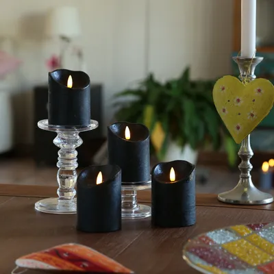 LED Stumpenkerzen RUSTIC - Echtwachs - warmweiße 3D Flamme - H:10cm - Timer - schwarz - 4er Set