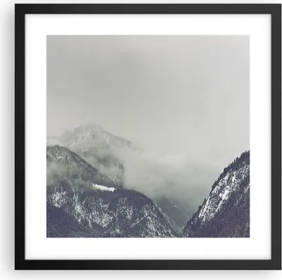 Produktbild von Gerahmtes Poster - Schwarzer Rahmen - Berge Wald Nebel - 40x40 cm - Wand Bild - Wanddeko - Wandbilder - Kunstposter - Wandposter - Bilderrahmen - Bilder - Kunstdruck - Wandbild - P2BAC40x40-4270