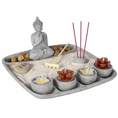 Immagine prodotto di Set giardino zen 23×23 cm in cemento – Mini giardino zen giapponese con statuetta di Buddha, sabbia, pietre, rastrello, porta incenso e 4 candeline a forma di loto