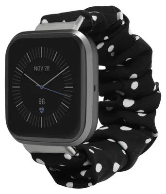 Produktbild von kwmobile Ersatz Armband kompatibel mit Fitbit Versa 4 / Sense 2 / Versa 3 / Sense - Smartwatch Scrunchie Haargummi Design Schwarz Weiß - Innenmaße 13