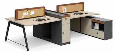 Image de Bureau moderne pour quatre personnes, avec espace de rangement. Bureau design