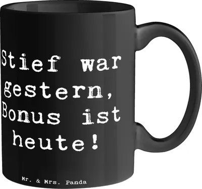 Produktbild von Mr. & Mrs. Panda Tasse mit Spruch Spruch Bonusvater Freude - Schwarz - Geschenk, Familienleben, Patchworkfamilie, Kaffeebecher, moderne Familien, Lebensbegleiter, Motiv