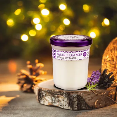 Obrázek produktu pro LZQ 4 kusy vonných svíček 125g dárková sada dámských vonných svíček, dárky pro ženy, sada svíček na rozdávání, vůně svíček jako narozeniny (skleněná krabička)