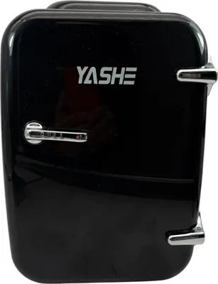 Produktbild von YASHE Mini Kühlschrank, 4 Liter Mini-Kühlschränke für Kosmetik, Getränke, 220V AC/ 12V DC Thermoelektrische Kühlung und Erwärmung, Kleiner Kühlschrank für Schlafzimmer, Büro, Wohnheim, Auto (Schwarz)