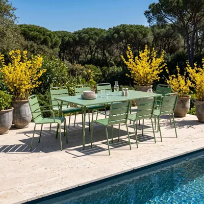 Image de Ensemble table de jardin et 8 fauteuils en métal vert cactus - Oviala Palavas
