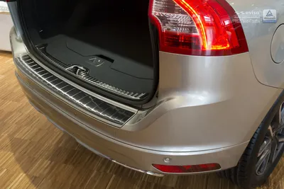 Zdjęcie produktu dla Listwa ochronna krawędzi bagażnika Volvo XC60 2013-2017 (ciemna)