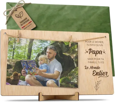 Obrázok produktu pre Drevený rám na fotografie a pohľadnice, s klipmi, 1 kus