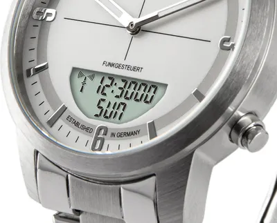 Produktbild von Kienzle Funk-Armbanduhr Modell HAMBURG