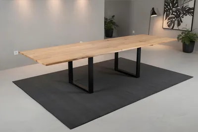 Produktbild von Esstisch 200(300)x100 cm mit Ansteckplatten Baumkante Wildeiche massiv U-Gestell schwarz SERRA