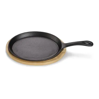 Produktbild von Servierpfanne aus Gusseisen, Servierpfännchen, Mini Pfännchen mit Servierbrett, Kleine Grillpfanne, Bereits eingebrannt, Für Backöfen, Grill, BBQ und Induktion geeignet, Ø 24 x 17,7 cm