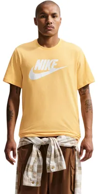 Productafbeelding van Nike T-shirts, model AR5004, kleur: geel