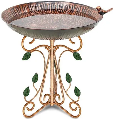 Productafbeelding van Ibenzoa® Vogelbad, vintage design, koperlook – metalen vogelbad, 45 cm hoog, Ø 35 cm, diepte 6 cm, roestbeschermende coating, met vogelbeeldje en stabiele voet voor in de tuin