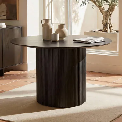 Produktbild von Esstisch VIANNEY rund 120x120 cm, Schwarz – mit Mittelfuß aus Metall, Tischplatte aus MDF mit Holzdekor, ideal für 4–6 Personen, pflegeleicht & modern