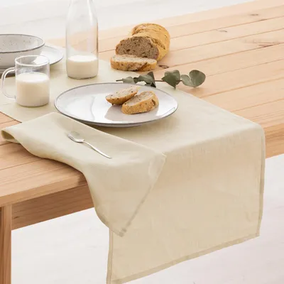 Produktbild von Tischläufer aus 100% Leinen in Eschenholzfarbe